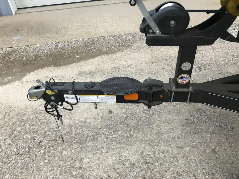 Slide: The Image of Trailer hitch of a 2017 Nitro Z18 on gravel surface. - 10