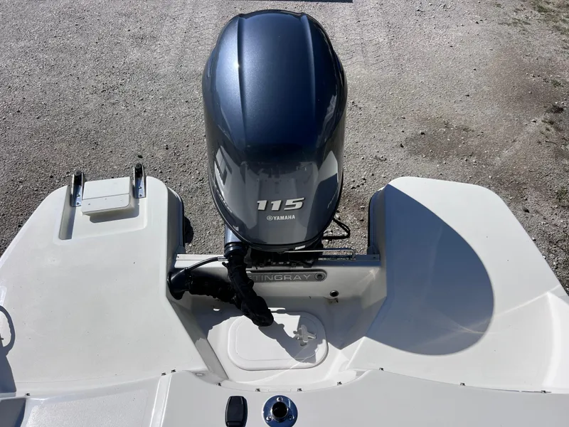 Slide: The Image of 2017 Stingray 182 SC boat with Yamaha 115 outboard motor, viewed from above. - 11