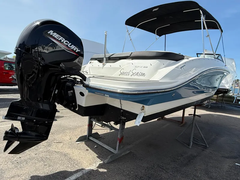 Slide: The Image of Sea Ray SPX 210 Outboard 2023 - 3
