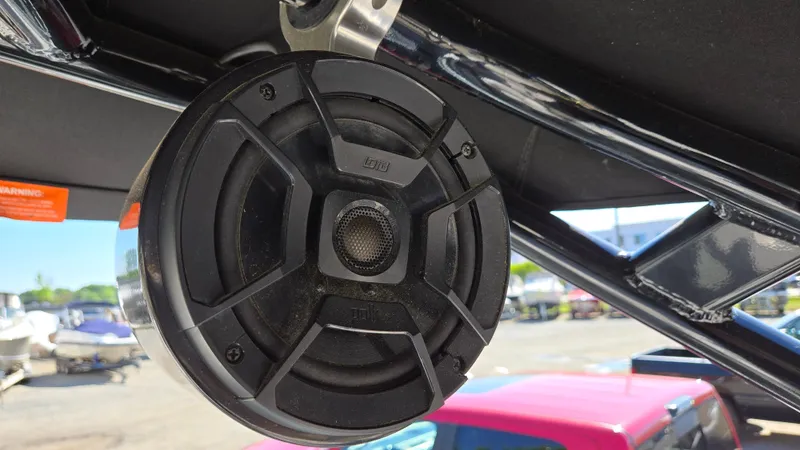Slide: The Image of Speaker mounted on a 2019 Chaparral 21 H2O Sport boat. - 42