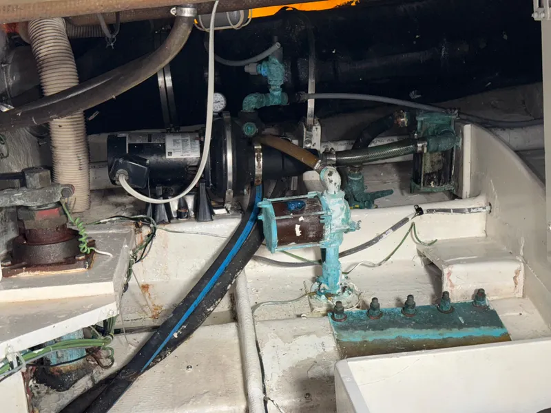 Slide: The Image of Bertram 54 Convertible 1986 - 125