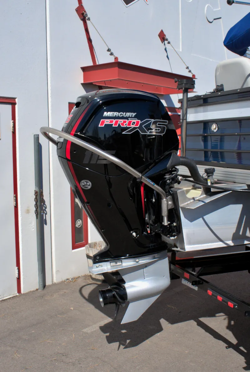 Slide: The Image of 2022 Crest Classic Fish 200 SF with Mercury Pro XS outboard motor. - 8