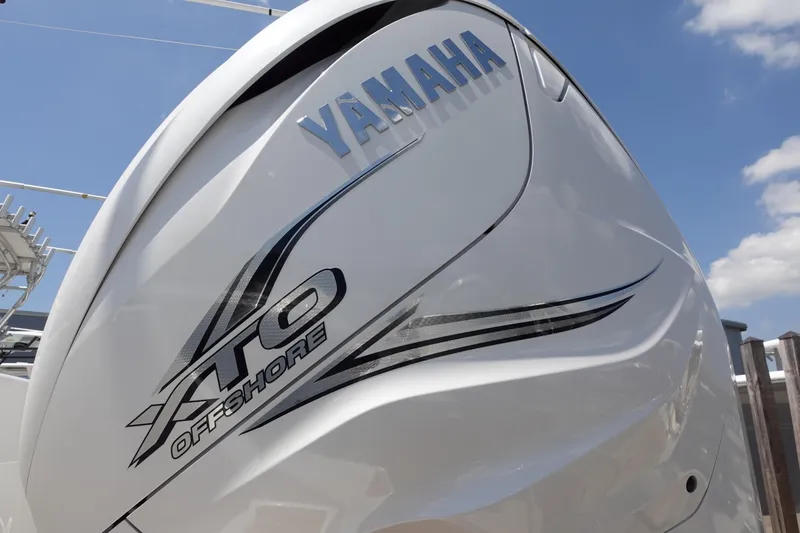 Slide: The Image of Yamaha XTO Offshore engine on 2022 Cape Horn 34 XS boat, close-up view. - 40