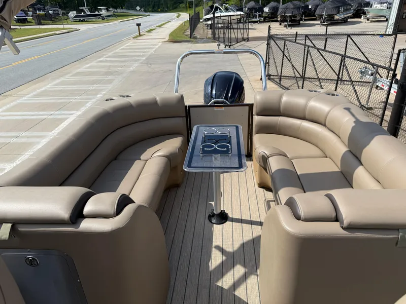 Slide: The Image of Veranda VTX 22RC 2023 - 50