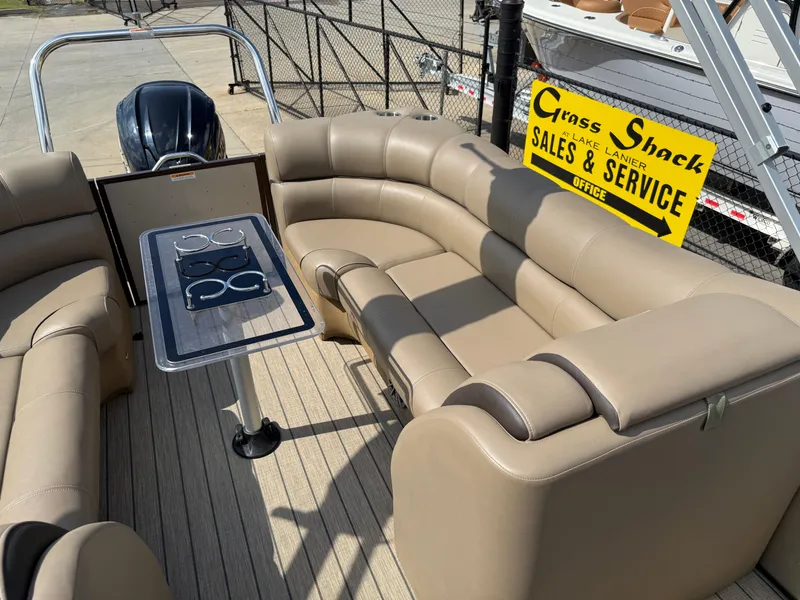 Slide: The Image of Veranda VTX 22RC 2023 - 51