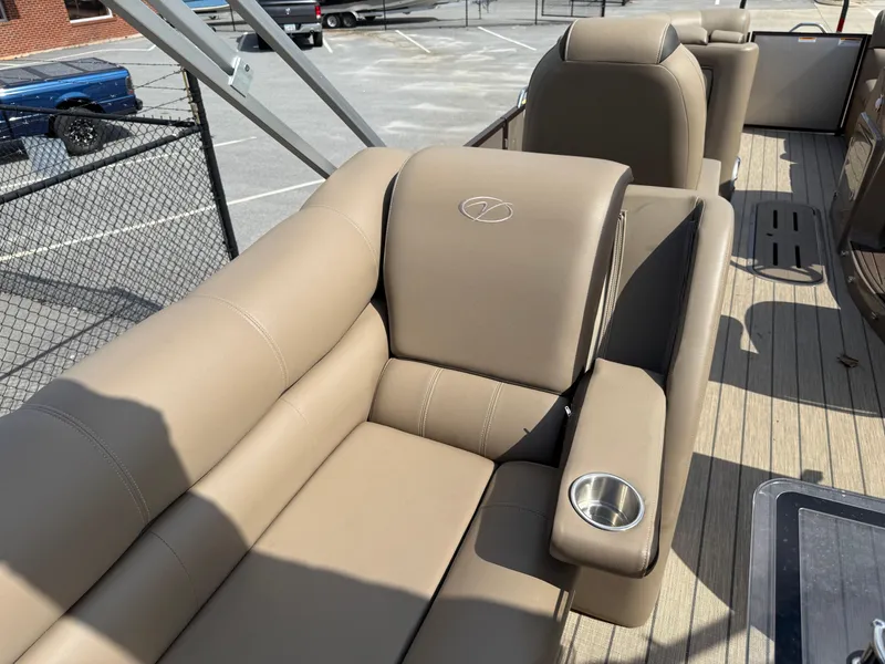 Slide: The Image of Veranda VTX 22RC 2023 - 52