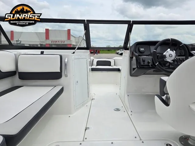 Slide: The Image of Yamaha AR 195 2025 - 10