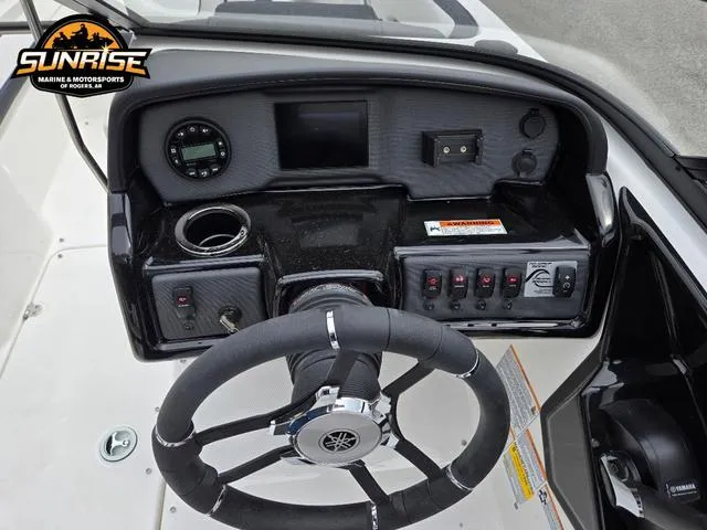 Slide: The Image of Yamaha AR 195 2025 - 11