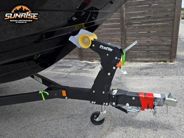 Slide: The Image of Yamaha AR 195 2025 - 13