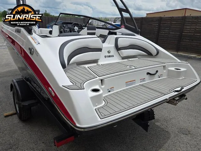 Slide: The Image of Yamaha AR 195 2025 - 22