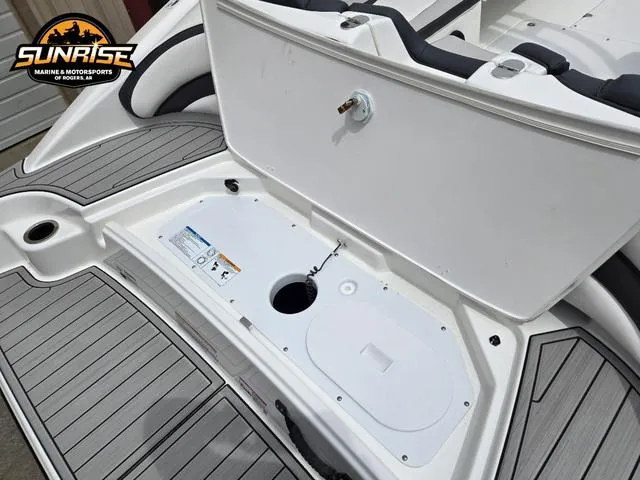 Slide: The Image of Yamaha AR 195 2025 - 23