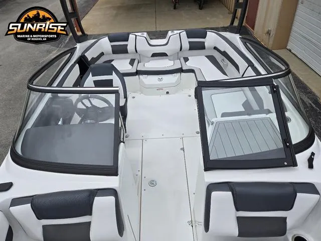 Slide: The Image of Yamaha AR 195 2025 - 7