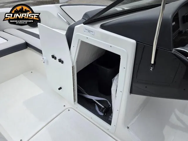 Slide: The Image of Yamaha AR 195 2025 - 9