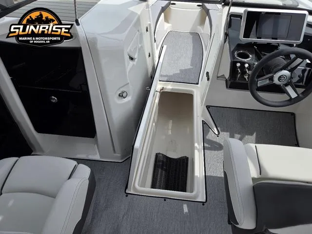 Slide: The Image of Yamaha AR250 2025 - 20