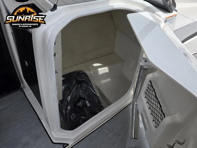 Slide: The Image of Yamaha AR250 2025 - 6