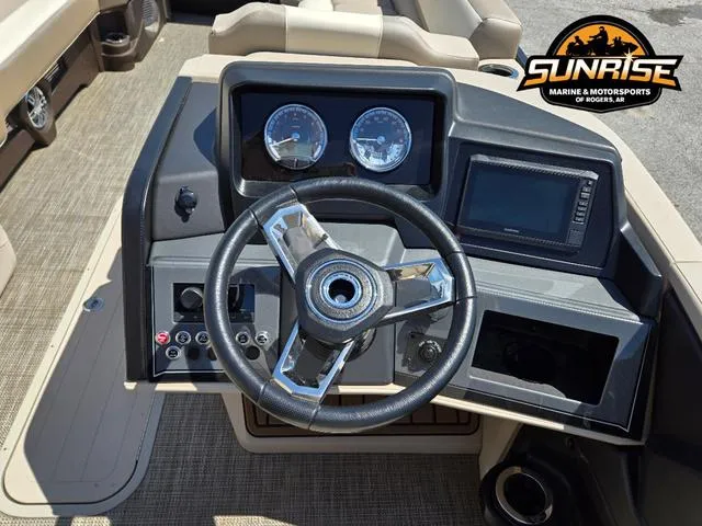 Slide: The Image of Avalon '25 Catalina Versatile Rear Lounger 2025 - 11