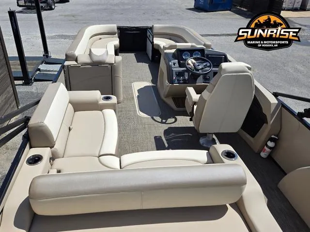 Slide: The Image of Avalon '25 Catalina Versatile Rear Lounger 2025 - 18