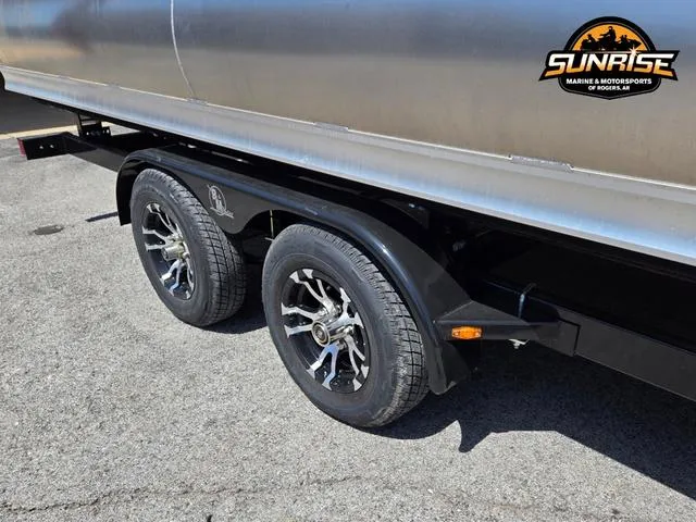 Slide: The Image of Avalon '25 Catalina Versatile Rear Lounger 2025 - 23