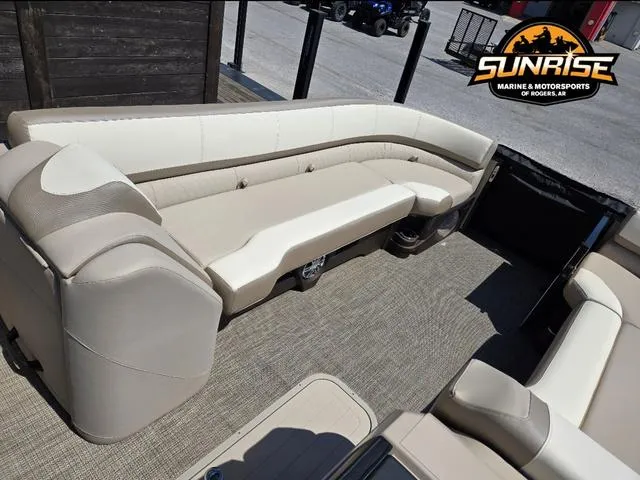 Slide: The Image of Avalon '25 Catalina Versatile Rear Lounger 2025 - 8