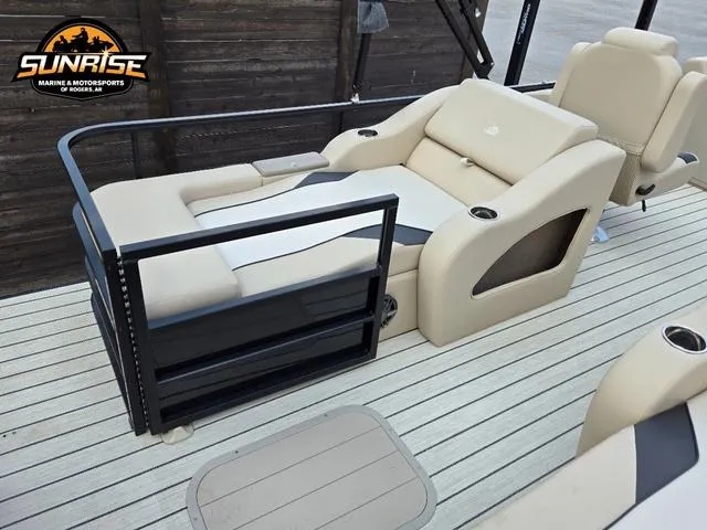 Slide: The Image of SunCatcher Select 322SS 2024 - 21