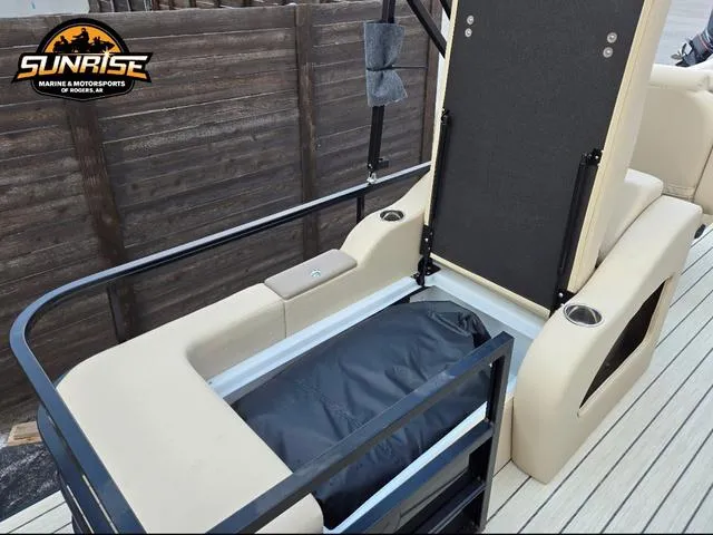 Slide: The Image of SunCatcher Select 322SS 2024 - 23