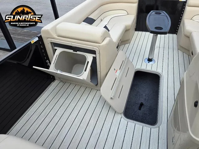 Slide: The Image of SunCatcher Select 322SS 2024 - 28