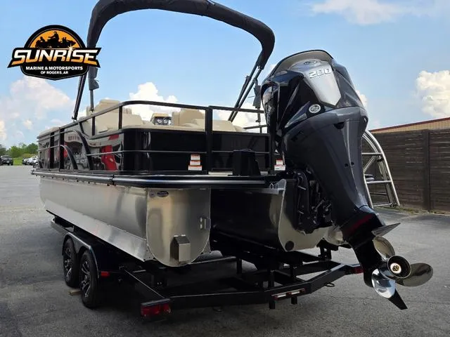 Slide: The Image of SunCatcher Select 322SS 2024 - 33