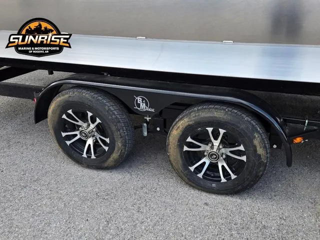 Slide: The Image of SunCatcher Select 322SS 2024 - 5