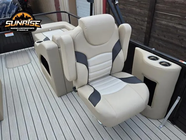 Slide: The Image of SunCatcher Select 322SS 2024 - 9