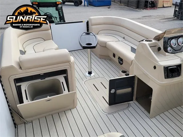 Slide: The Image of SunCatcher Select 322 SS 2024 - 13