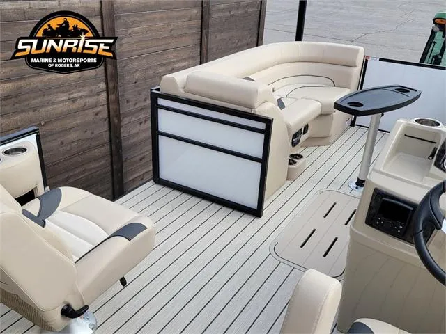 Slide: The Image of SunCatcher Select 322 SS 2024 - 14