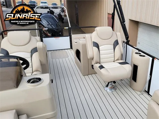 Slide: The Image of SunCatcher Select 322 SS 2024 - 15