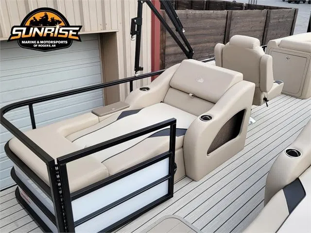 Slide: The Image of SunCatcher Select 322 SS 2024 - 23