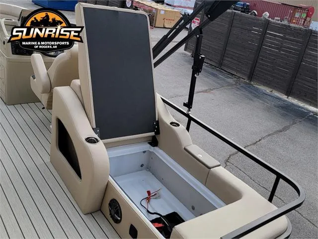 Slide: The Image of SunCatcher Select 322 SS 2024 - 25