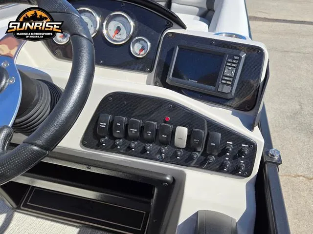 Slide: The Image of SunCatcher Select 324SS 2025 - 10