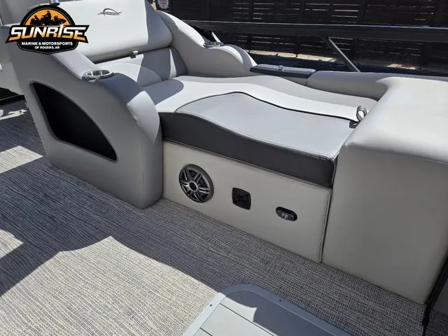 Slide: The Image of SunCatcher Select 324SS 2025 - 17