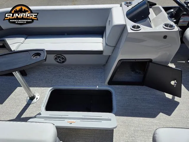 Slide: The Image of SunCatcher Select 324SS 2025 - 4