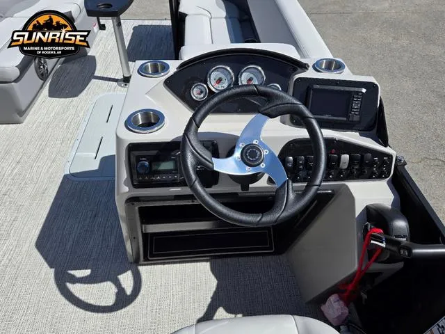 Slide: The Image of SunCatcher Select 324SS 2025 - 7