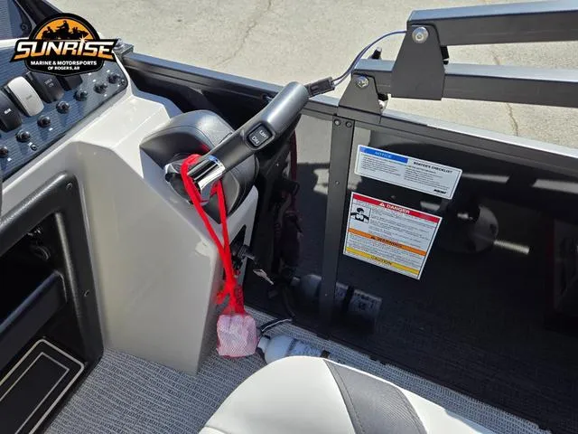 Slide: The Image of SunCatcher Select 324SS 2025 - 8