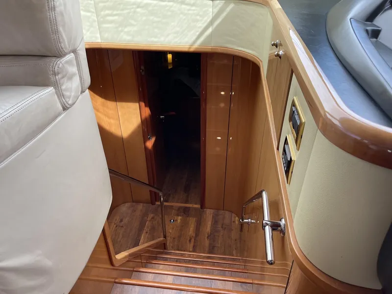 Slide: The Image of 2005 Sunseeker 75 Flybridge- LAUREL- Companionway - 10