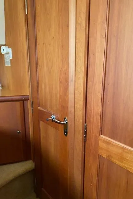 Slide: The Image of Circular skylight on 2003 Silverton 35 MY yacht interior ceiling. - 36