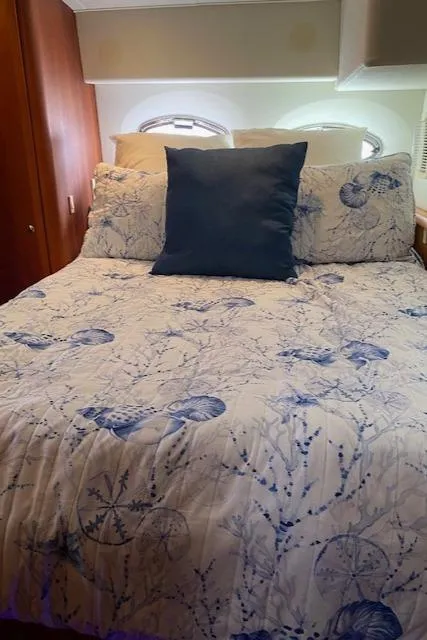 Slide: The Image of Silverton 35 Motor Yacht 2003 - 52