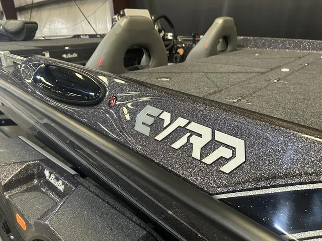 Slide: The Image of Bass Cat Eyra W/Mercury 250 2025 - 14