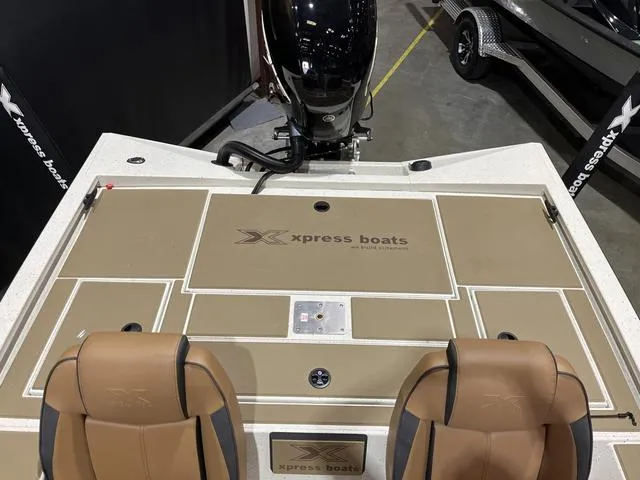 Slide: The Image of 2025 Xpress Hyper-Lift Bass H20 boat with Yamaha 175 SHO engine, tan seating. - 15
