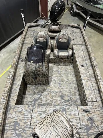 Slide: The Image of Xpress XP180 W/Yamaha 90 "SHO 2025 - 11