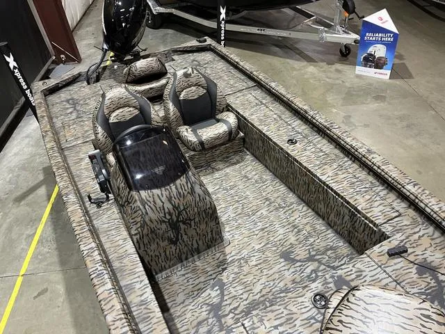 Slide: The Image of Xpress XP180 W/Yamaha 90 "SHO 2025 - 12