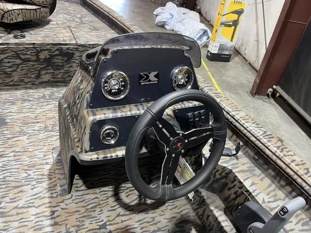 Slide: The Image of Xpress XP180 W/Yamaha 90 "SHO 2025 - 14