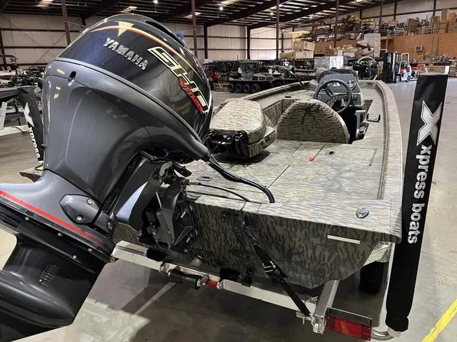 Slide: The Image of Xpress XP180 W/Yamaha 90 "SHO 2025 - 5