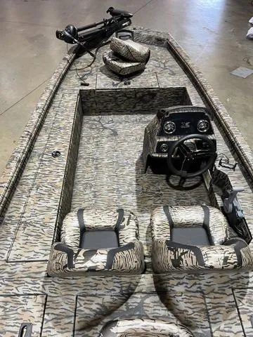 Slide: The Image of Xpress XP180 W/Yamaha 90 "SHO 2025 - 7