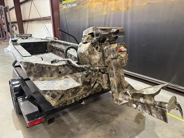 Slide: The Image of Excel 1751 Shallow Water F4 W/Mud Buddy HDR 40TK 2025 - 10